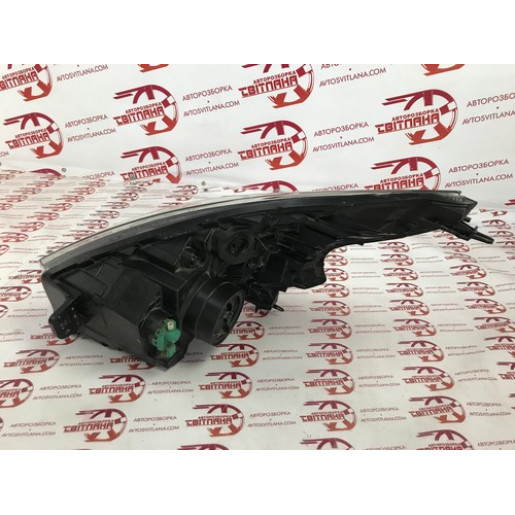 Фара права Renault Trafic III 2014-2021 260101161R